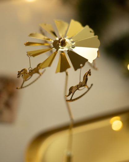 Підсвічник-карусель золотий з фігурками фей, коней, сніжинок - Зображення 7
